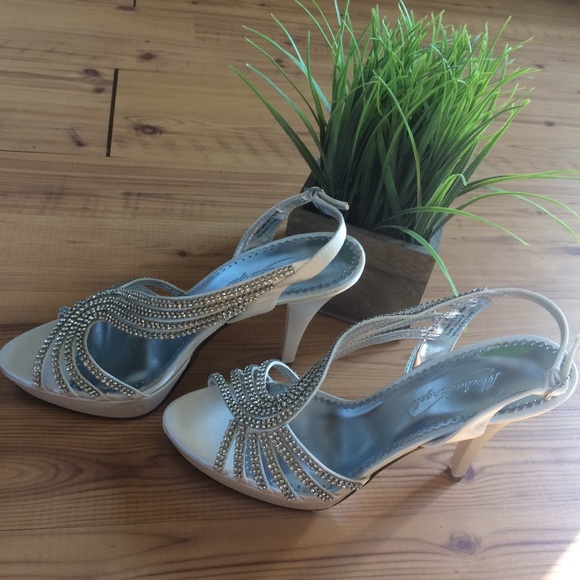 NWT Michaelangelo Donatella Bridal Rhinestone Heels - Picture 2 of 9